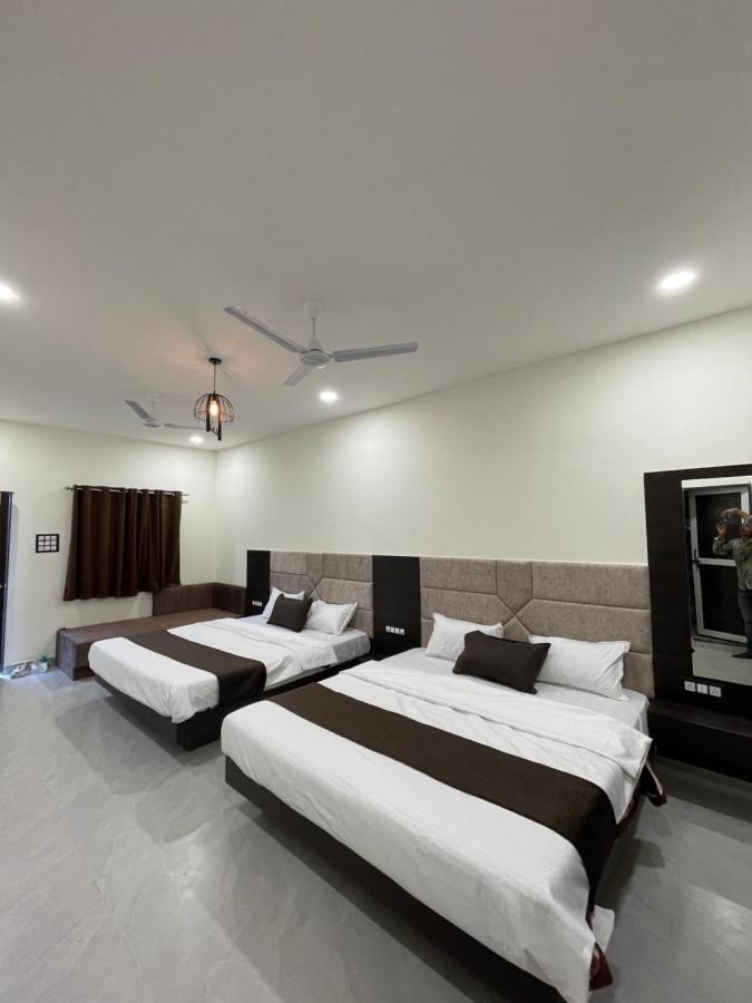 Tekri Farms And Retreat Hotel Ujjain Eksteriør billede